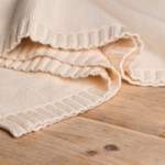 große Tagesdecke in Ecru - kuschelweich und wertig