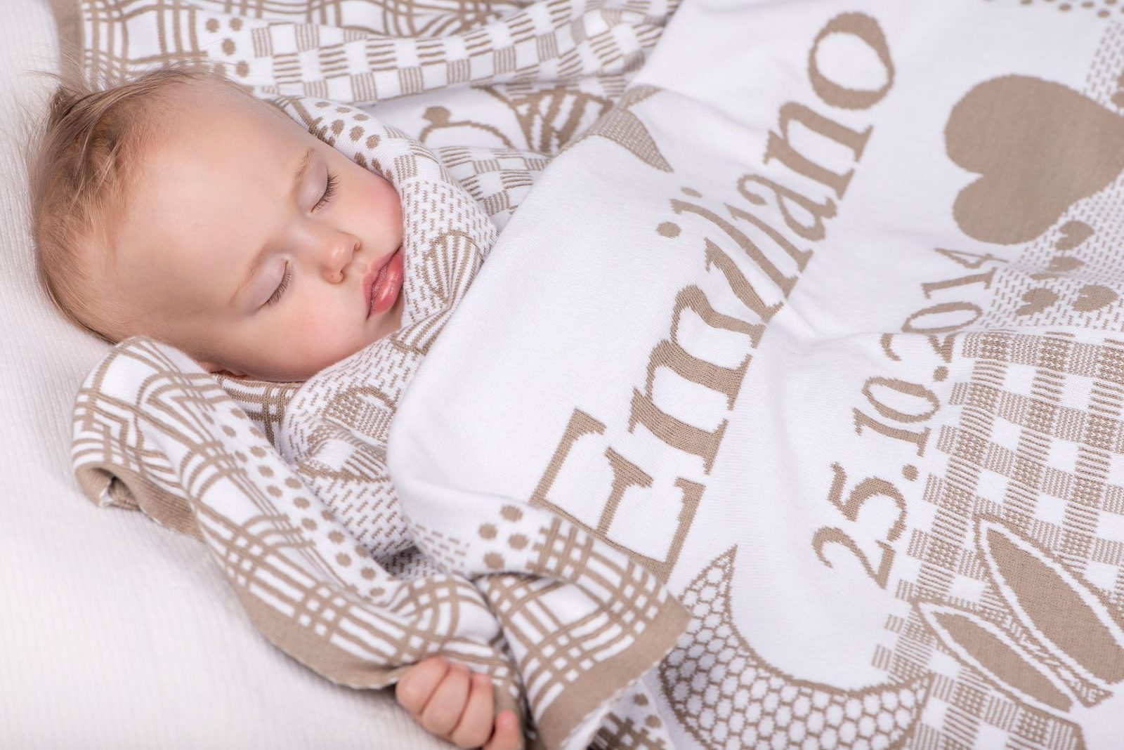 Personalisierte Babydecke mit Sternzeichen